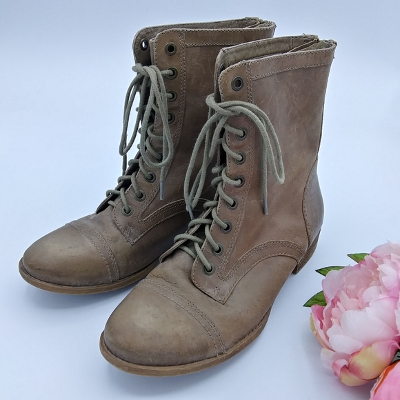 Gianni Bini Shoes - GIANNI BINI Lace Up Vintage Style Low Heel Boot